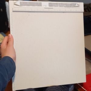 Card-making / scrapbooking paper-measurer
